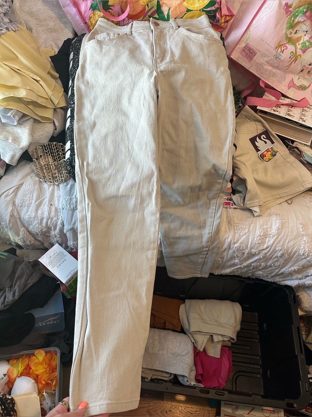 Gloria Vanderbilt Beige Straight-Leg Jeans